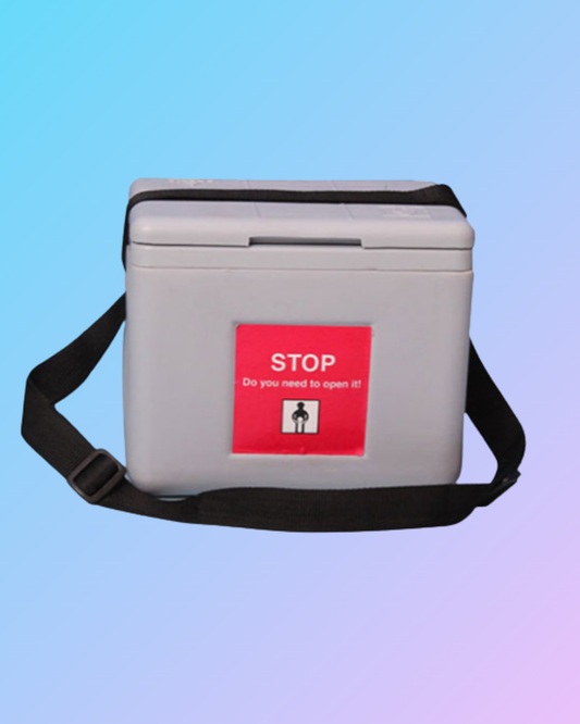 My Store CCVC 101 vaccine carrier with 0.90 L capacity, insulated for safe transport of vaccines, shown in the image.
